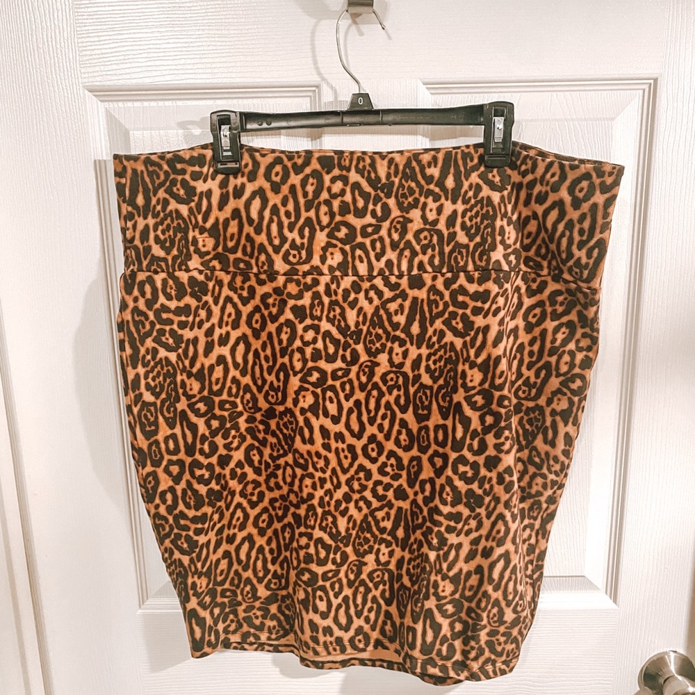 Torrid body con skirt